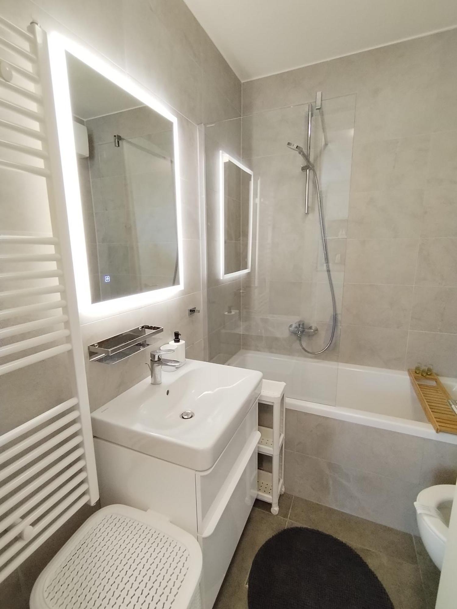 Apartment Adriana *